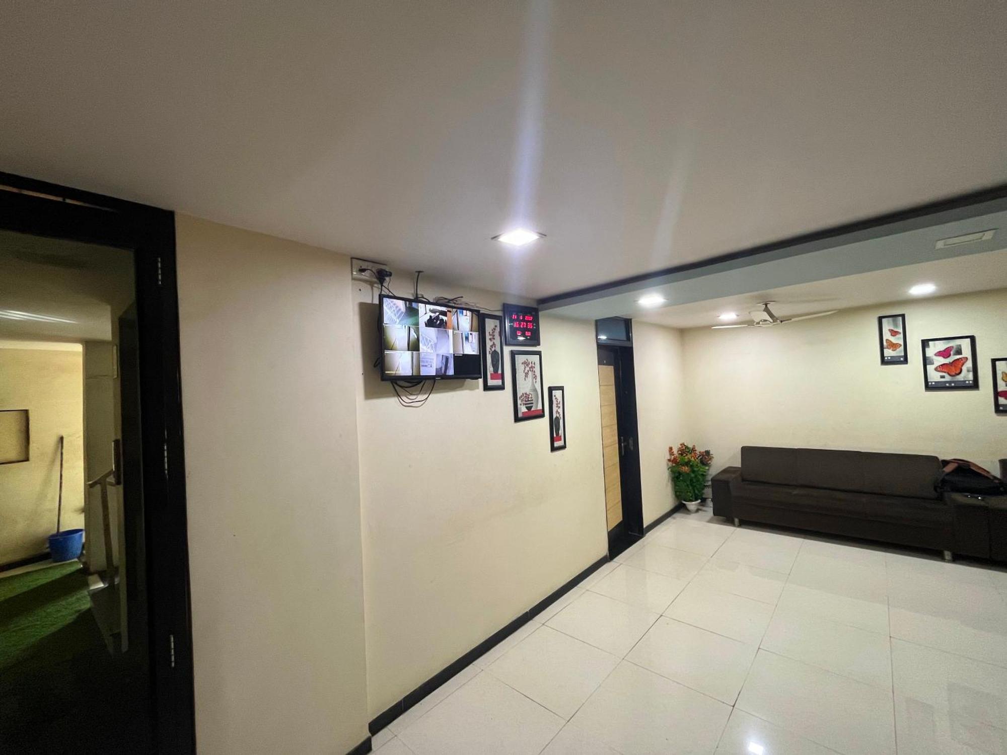 Oyo Hotel Rio Inn อานันด์ ภายนอก รูปภาพ